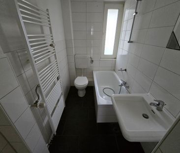 Sofortiger Einzug - Schicke Wohnung mit modernem Bad und zeitlosen ... - Foto 1