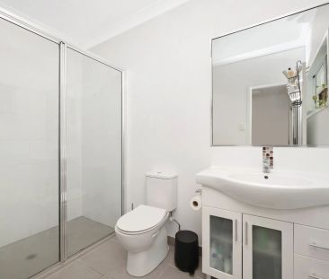 Private Parkside Living in Kalynda Chase - Photo 4