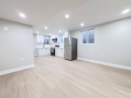 For Lease - 1480 Buttercup Court Unit# Lower, Milton, Ontario - Photo 3