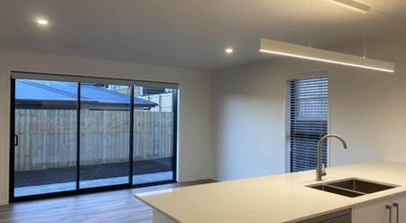 Stylish new build - Photo 4