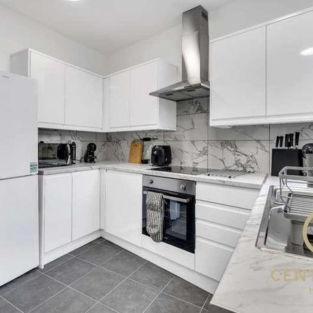 North Road, UB1 - Photo 4