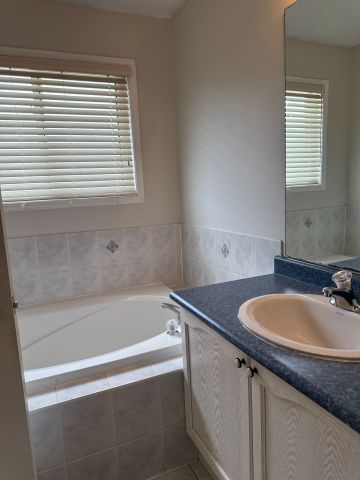 For Lease - 58 Brentcliff Drive Unit# Upper, Brampton, Ontario - Photo 4