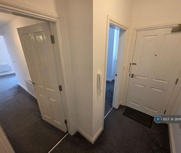 1 bedroom flat to rent - Photo 4