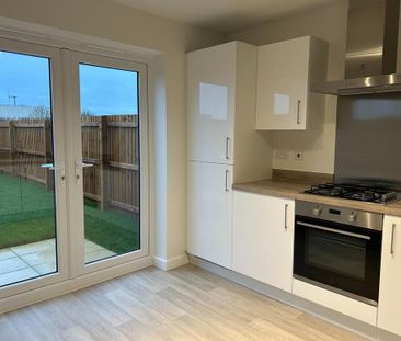 2 bedroom terraced house to rent - Photo 2