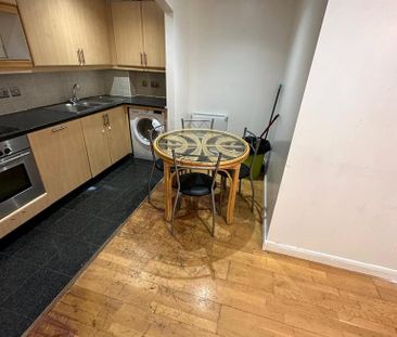 2 bedroom flat to rent - Photo 6