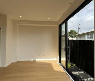 2 Bedrooms in Henderson - Photo 1