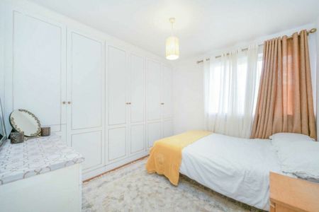 Friern Park, North Finchley, N12 - Photo 4