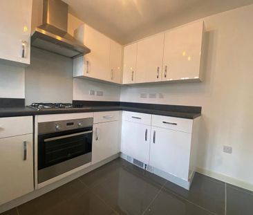 2 bedroom semi-detached house to rent - Photo 3