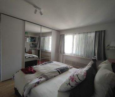 Hel­le 4-Zim­mer­woh­nung im Hoch­par­terre mit gross­zü­gi­gem Bal... - Photo 1