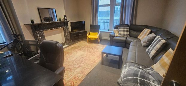 6 Bed - 4 Rosemont Road, Leeds - LS13 3PP - Student/Professional - Photo 1