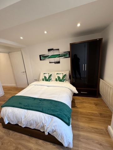 1 Bed Semi-Detached House, Beddington Terrace, CR0 - Photo 3