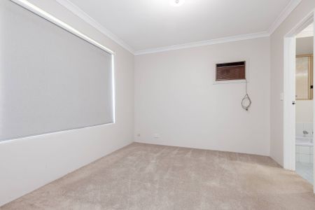 Comfortable 3Bed Family Home - Photo 3