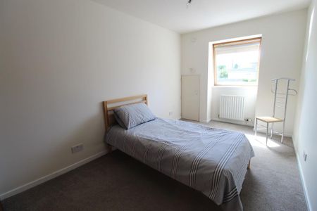 3 bedroom terraced house to rent - Photo 5