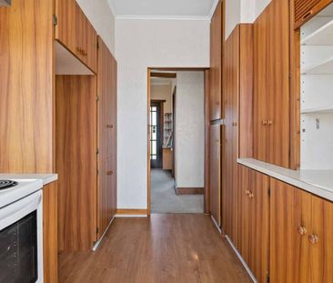 Location, location, location - Photo 3