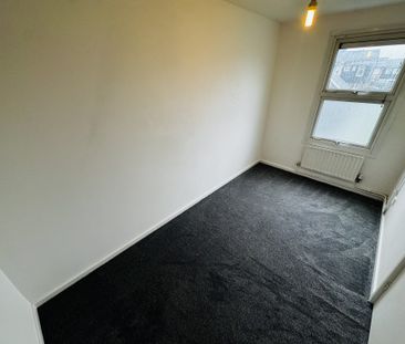 Brooke Close, Wellingborough - Photo 2