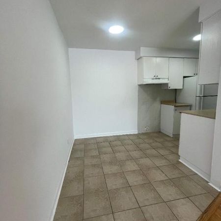 1 CH - 1 SDB - Montréal - $1,300 /mo - Photo 4