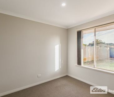 RECENTLY RENOVATED !! - Photo 4