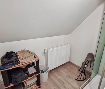 Lichtrijk en ruim appartement met 3 kamers in centrum Poperinge. - Foto 3