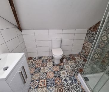 3 bedroom flat to rent - Photo 2