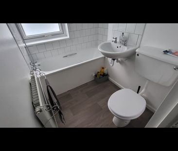 2 Bed Maisonette, Walker Close, BS5 - Photo 5