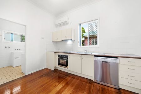 1 Bedroom Unit with Private Courtyard! - Photo 3
