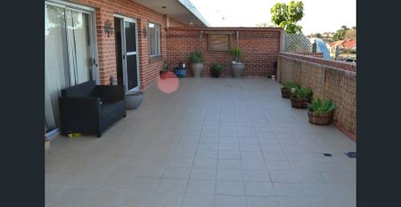 Spacious Top Floor 2 Bedroom Unit with Massive Sunny Terrace!!! - Photo 4