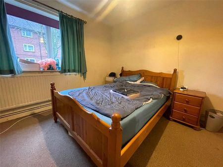 Squires Court, Canterbury Gardens, Salford, Manchester, M5 5AD - Photo 5