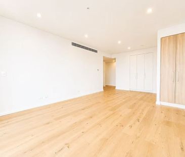 Water View High Level 2 Bedder + 2 Bath + 1 Parking | Spacious Balcony | Water, Sydney CBD & Parramatta CBD Views - Photo 1