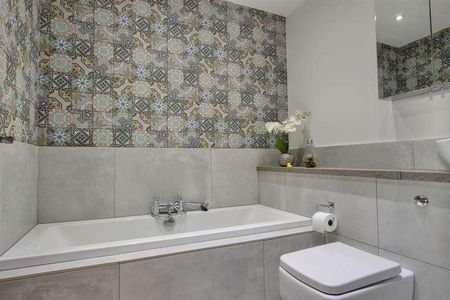 Trinity Lane, Beverley, HU17 - Photo 2