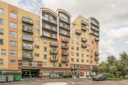 3 bedroom flat to rent - Photo 2