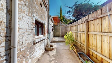 Beautiful House In The Perfect Location! - Photo 4