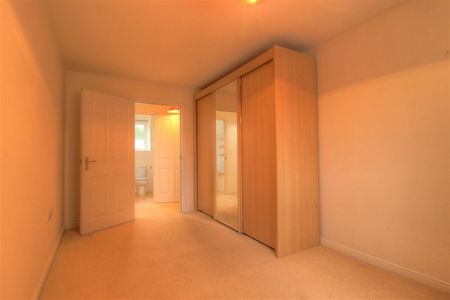 2 BED Apartment To rent - Photo 4