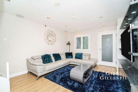 Amberley Way, Uxbridge, UB10 - Photo 2
