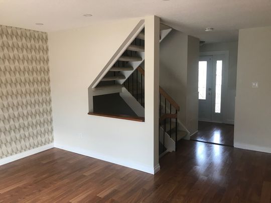 For Lease - 1580 Lancaster Drive Unit# 28, Oakville, Ontario - Photo 1