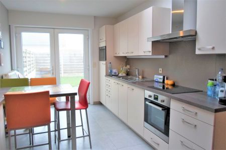 Moderne woning met 3 slaapkamers, tuin en garage. - Foto 2