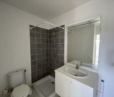 Location Appartement 2 pièces 32m² LA ROQUE D ANTHERON 13640 - Photo 6