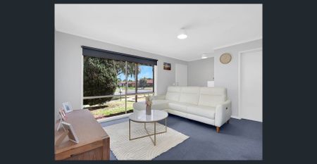 Bright & Spacious Single-Level Home in Prime Mill Park Location - Photo 4