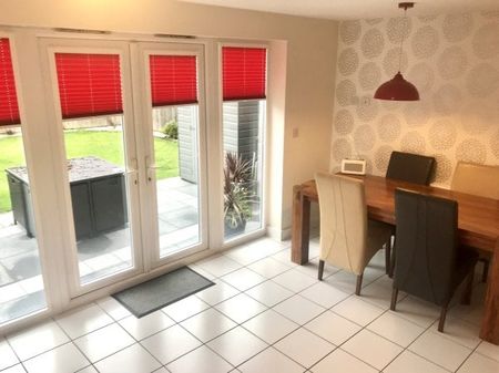 Circuit Drive, Nottingham, NG10 - Photo 3