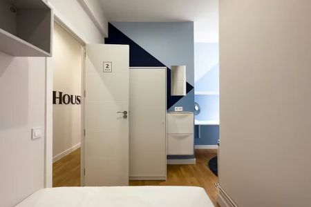 Ronda de Sant Pere, Barcelona, Catalonia 08010 - Photo 4