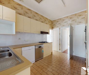 49 Wright Street, McKinnon VIC 3204 - House For Rent | Domain - Photo 4