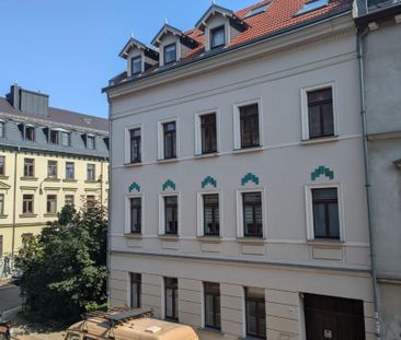 2-Zimmer-Wohnung mit Südbalkon und eigener Terrasse in Nähe der Kar... - Photo 1