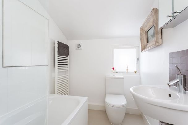 4 bedroom terraced house to rent - Photo 1