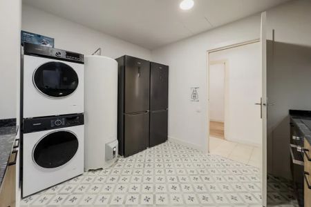 Carrer del Rosselló, Barcelona, Catalonia 08008 - Photo 5