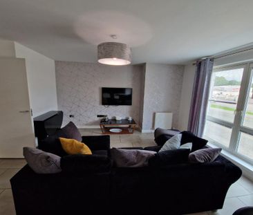 2 bedroom flat to rent - Photo 2