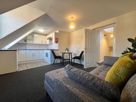 2 Bed Flat, Hotwells, BS8 - Photo 1