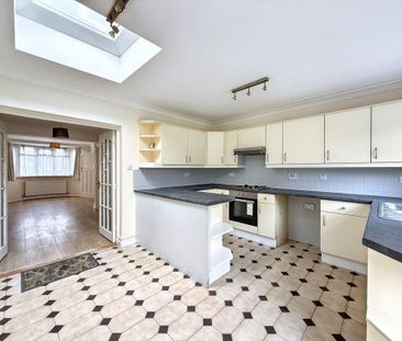 3 bedroom semi-detached house to rent - Photo 6