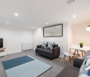 6 bedroom house to rent - Photo 4