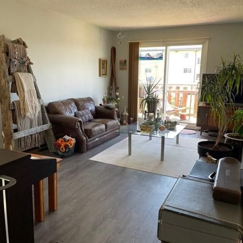 2 BEDROOM UNIT IN INNISFAIL!! - Photo 1