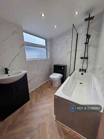 3 bedroom terraced house to rent - Photo 3