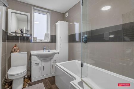 5 bedroom semi-detached house to rent - Photo 5